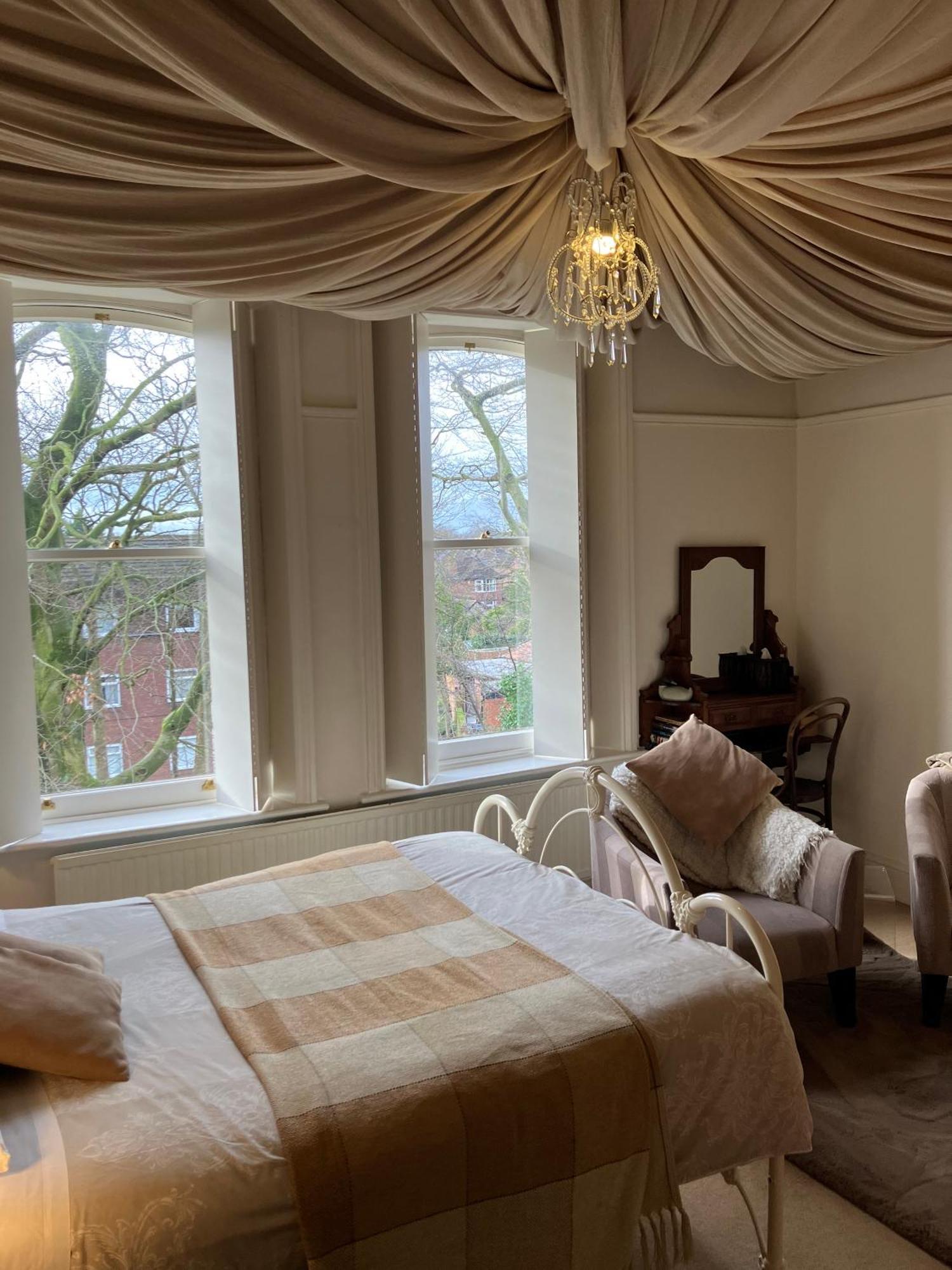 Cornerstones Guest House Сейл Екстер'єр фото