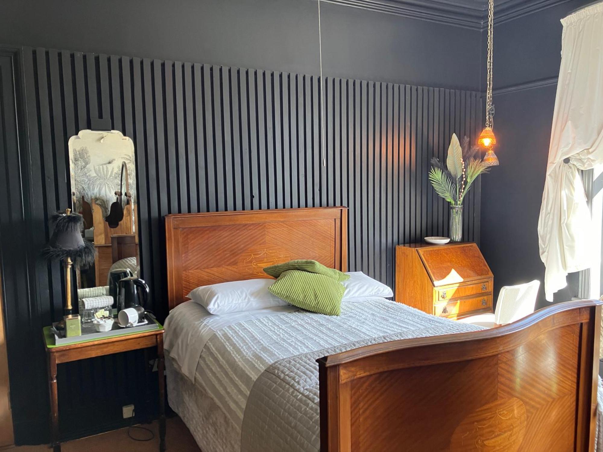 Cornerstones Guest House Сейл Екстер'єр фото