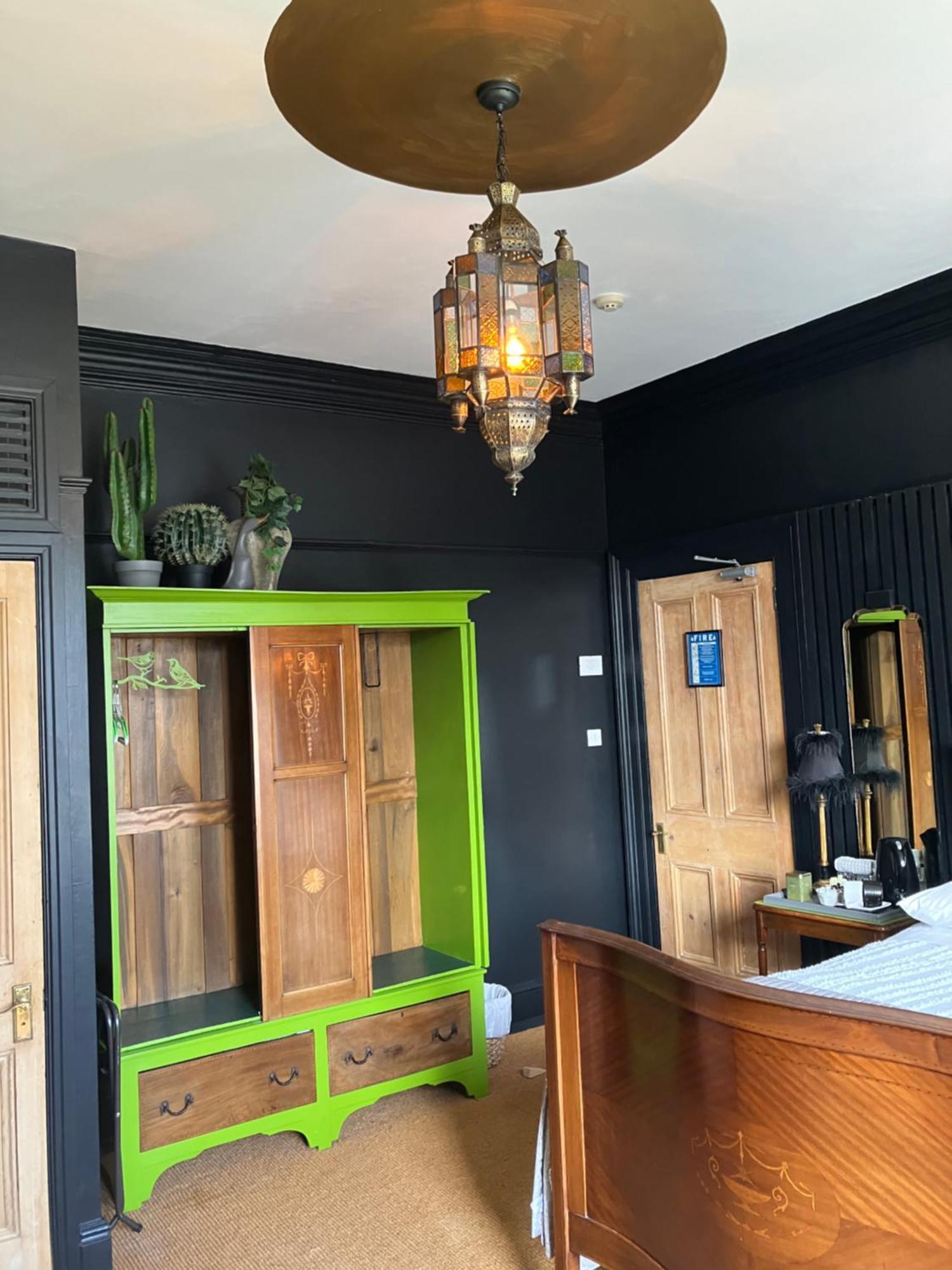 Cornerstones Guest House Сейл Екстер'єр фото