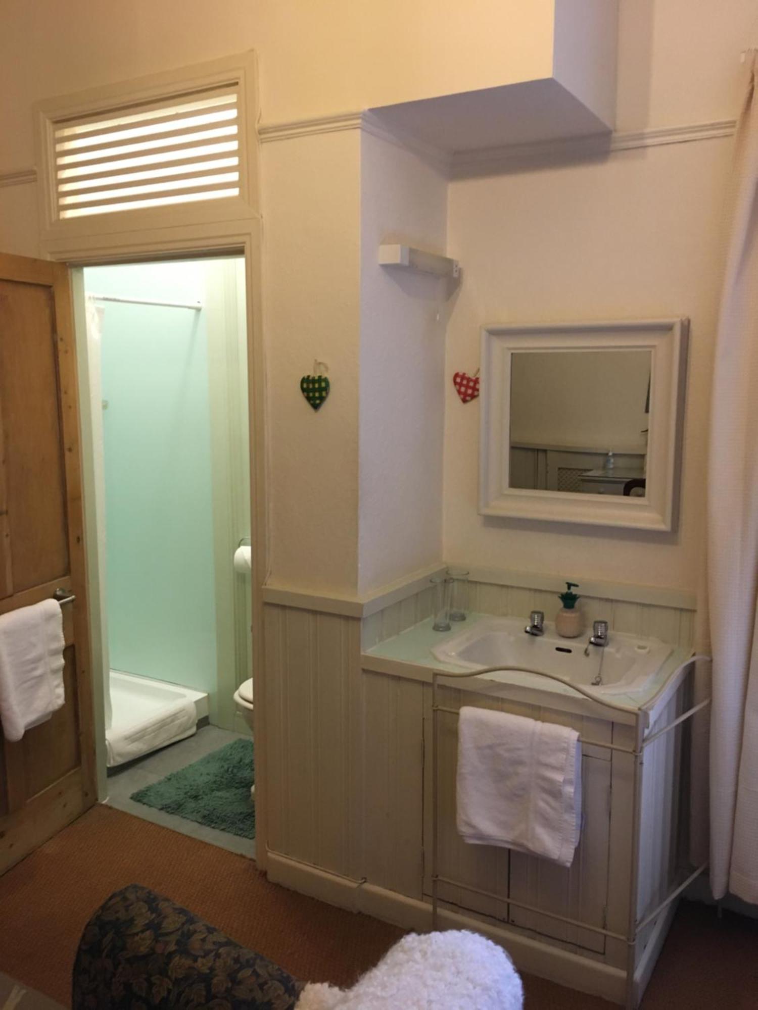 Cornerstones Guest House Сейл Екстер'єр фото