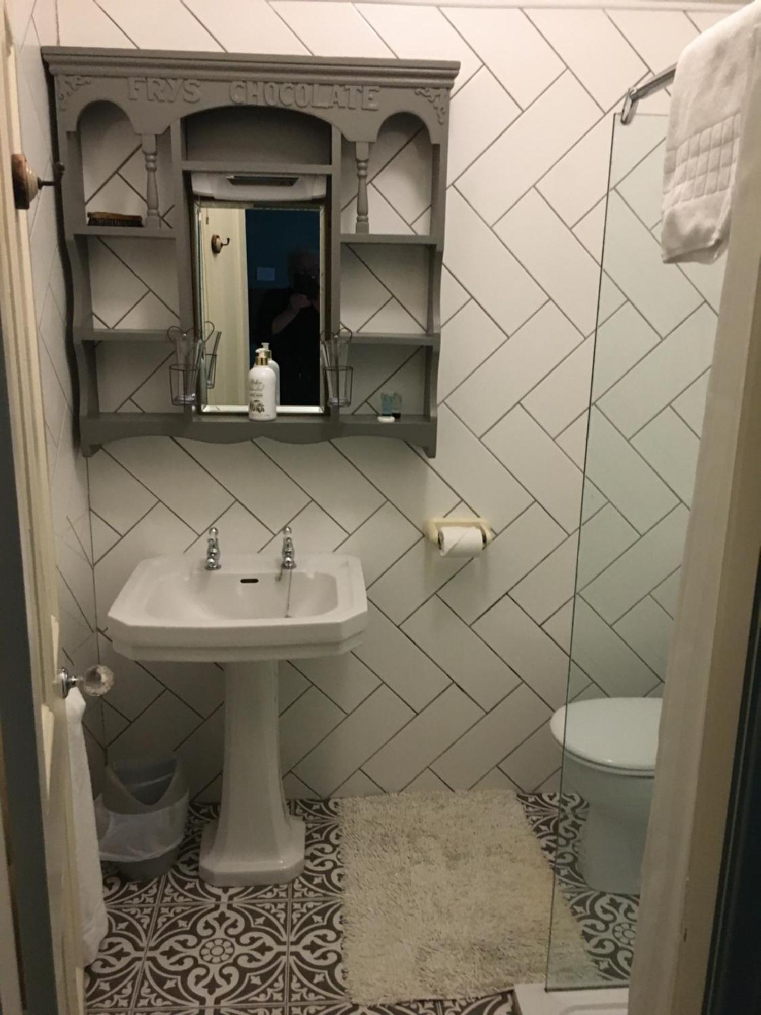 Cornerstones Guest House Сейл Екстер'єр фото