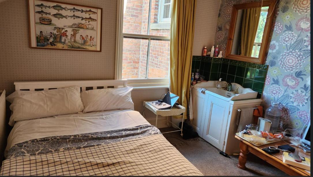 Cornerstones Guest House Сейл Екстер'єр фото